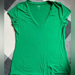 Express large v neck stretch tshirt green
